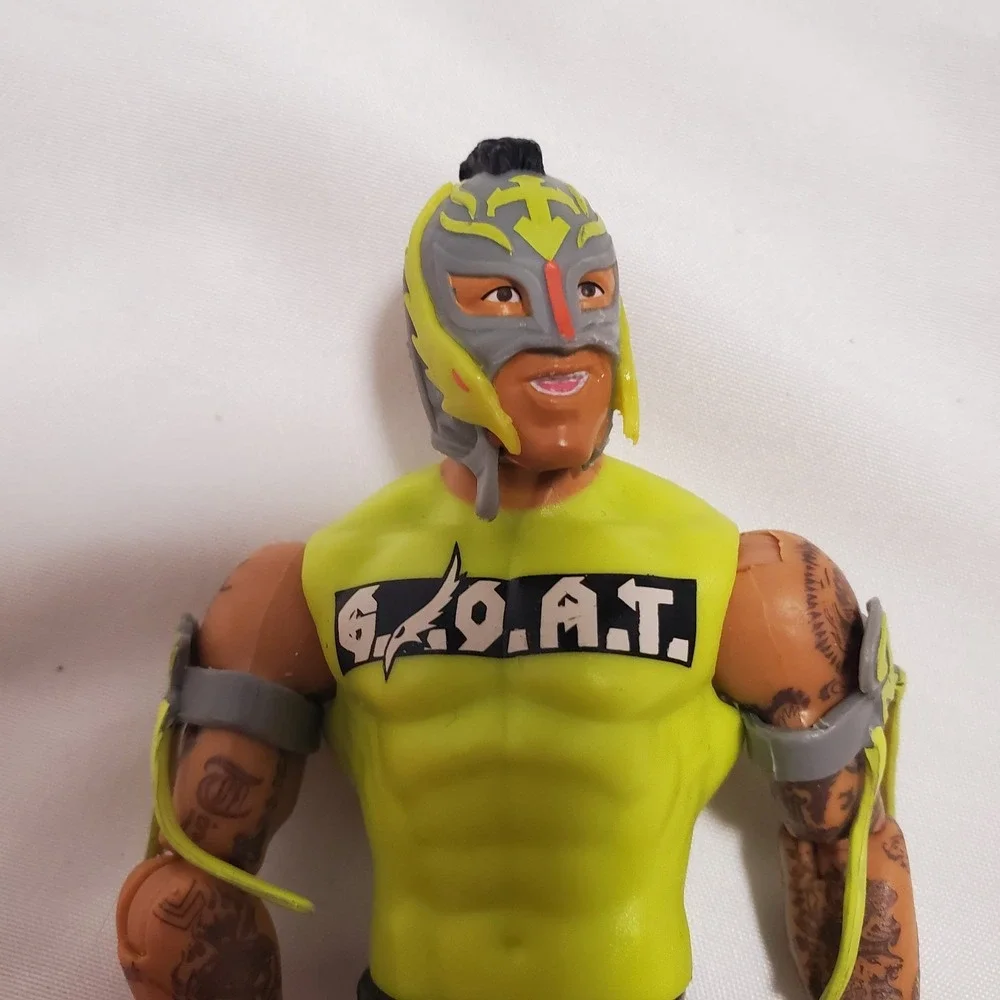 WWE Series #124 REY MYSTERIO 6